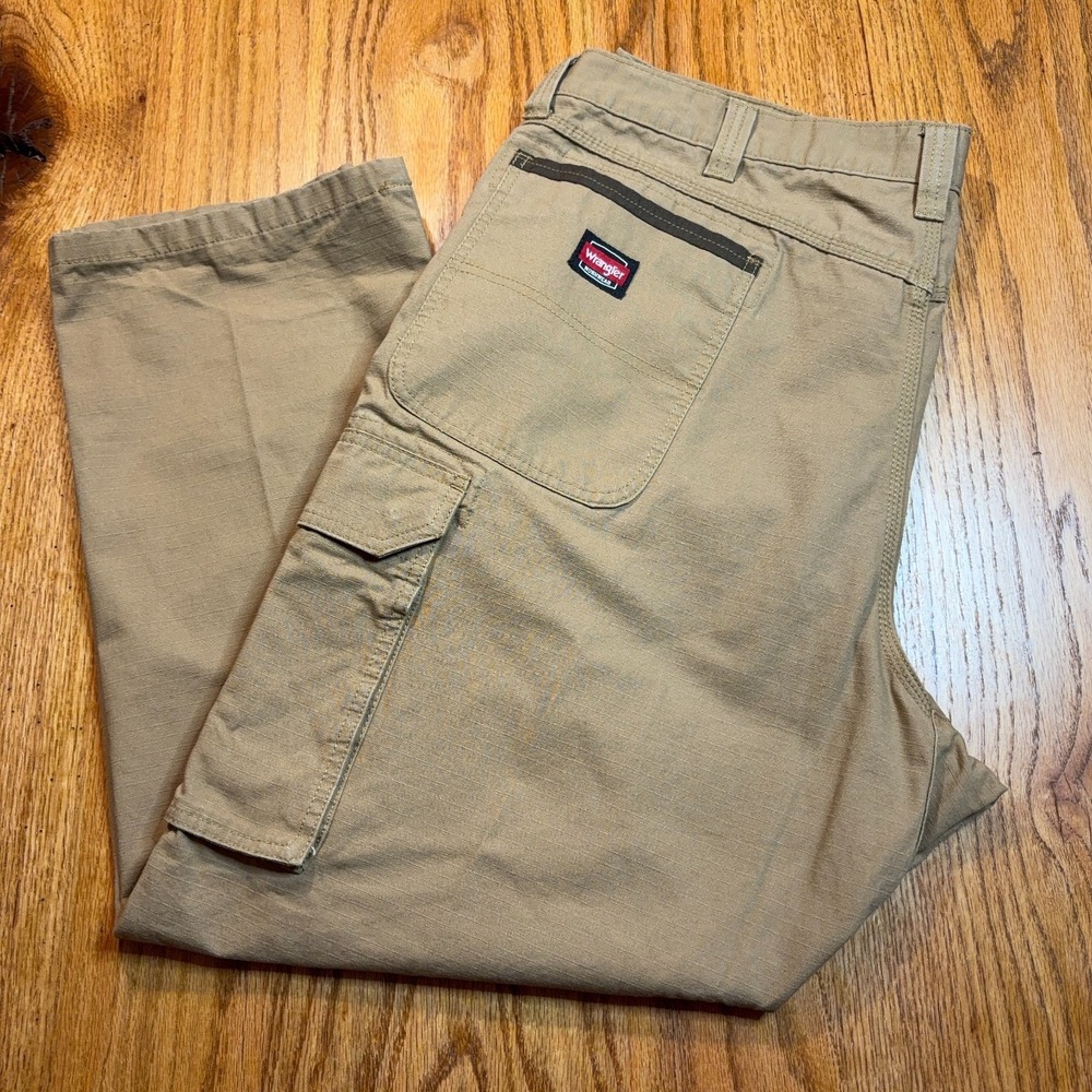 Wrangler Workwear Men's Cargo Pants Carpenter Utility Khaki Size 42‎ X 30 Flaw